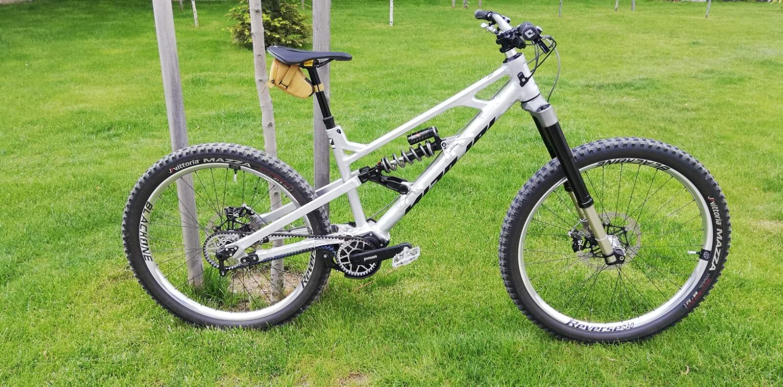 送料無料商品の通販 GPI G1 Nicolai - MTB Vital - Check Bike Shop's Industrial ギター